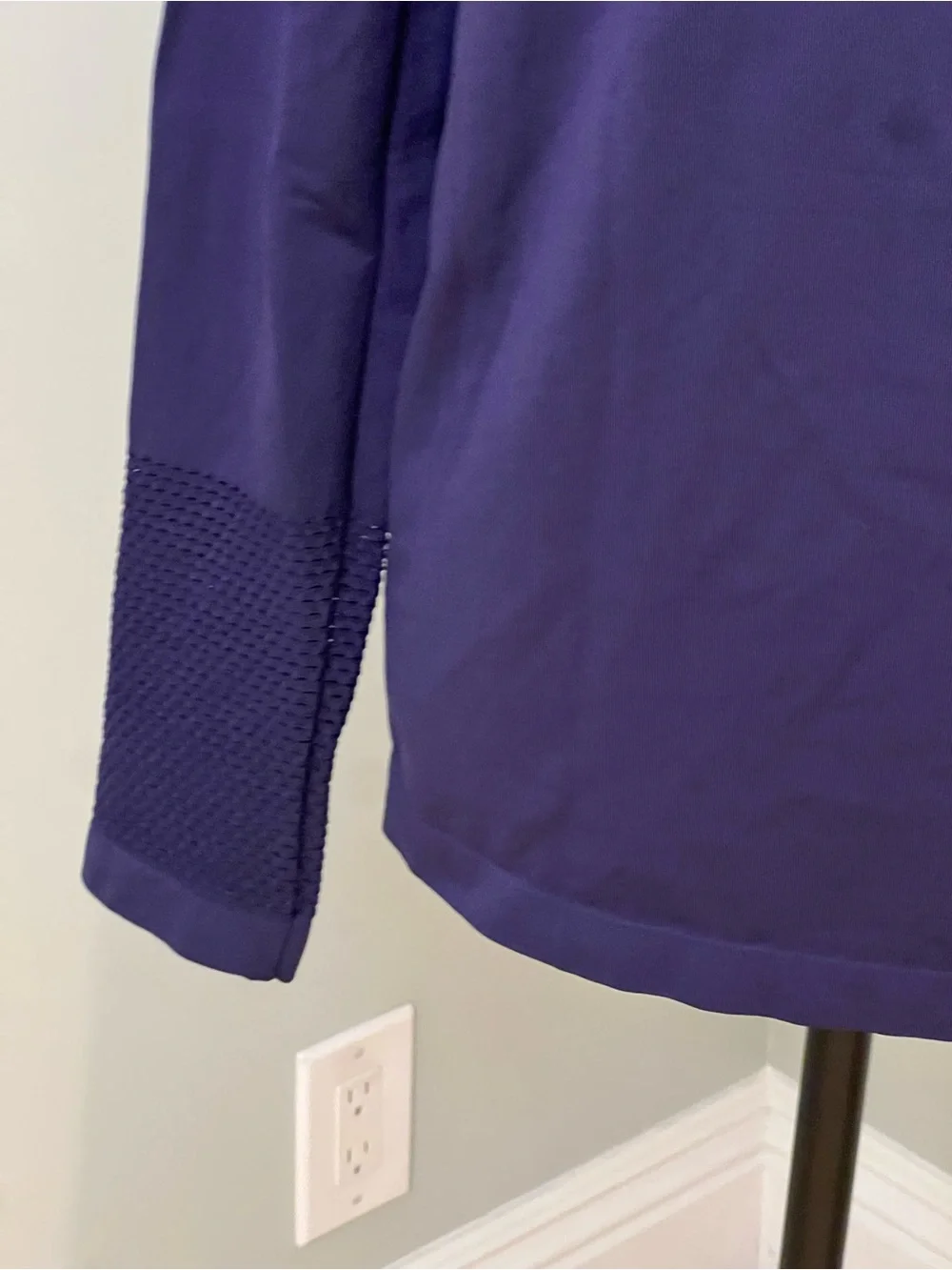 NWOT Fabletics Musetta Seamless Long-Sleeve Top | Indigo | Size L - Picture 8 of 12